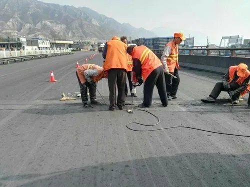 镇康道路桥梁病害治理